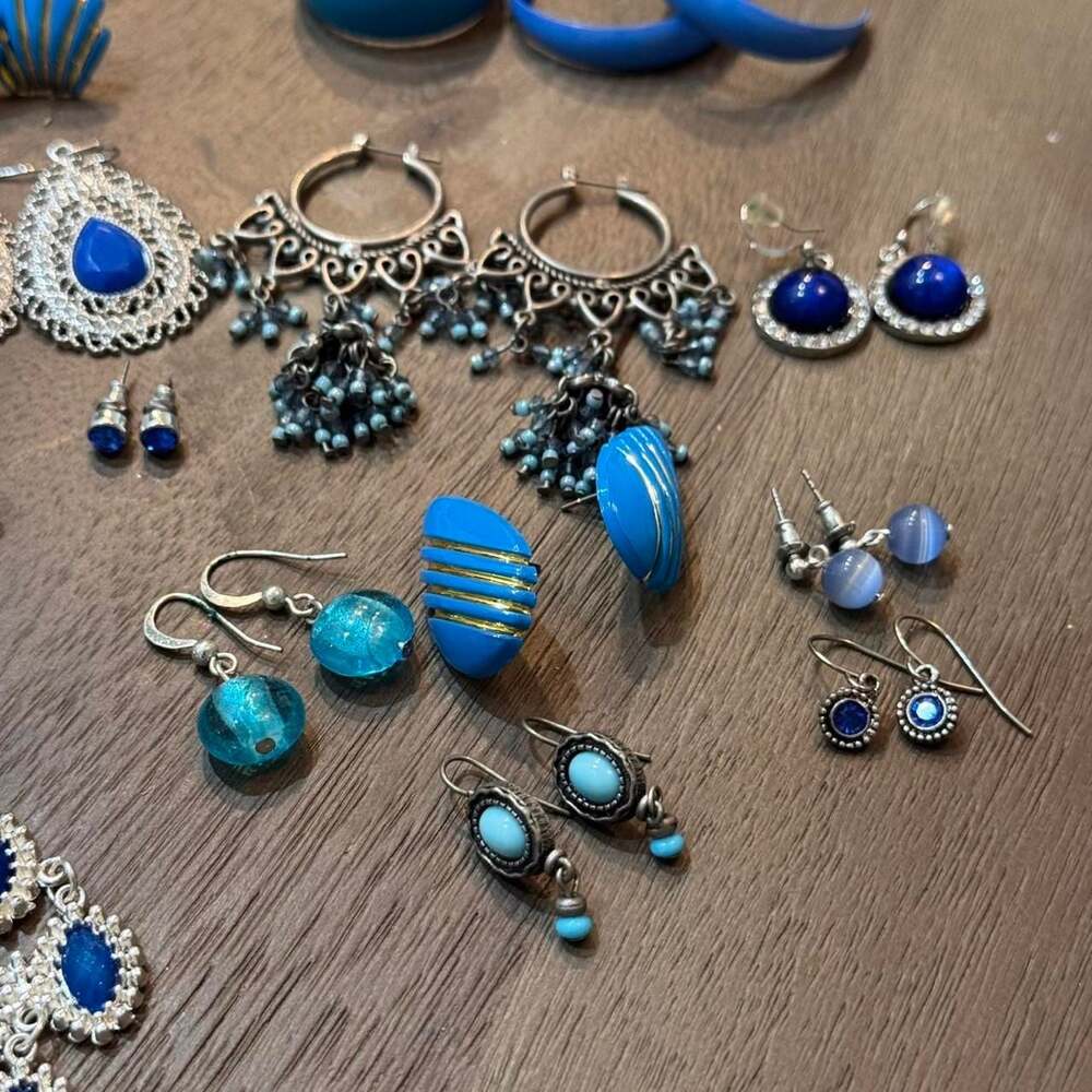 Blue Earring Jewelry Bundle Mixed Lot Hoops Chandelier Studs 20 Pair Lot - Picture 3 of 3